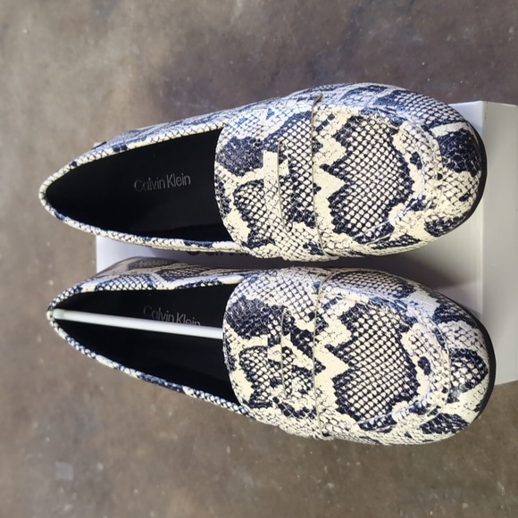 Calvin Klein Women's Lunya Loafer - Picture 3 of 7